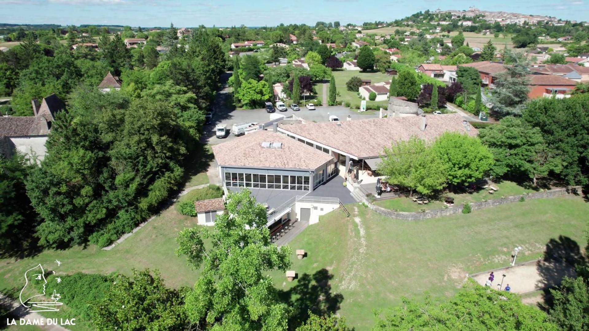 Hotel Restaurant La Dame Du Lac Monflanquin Esterno foto