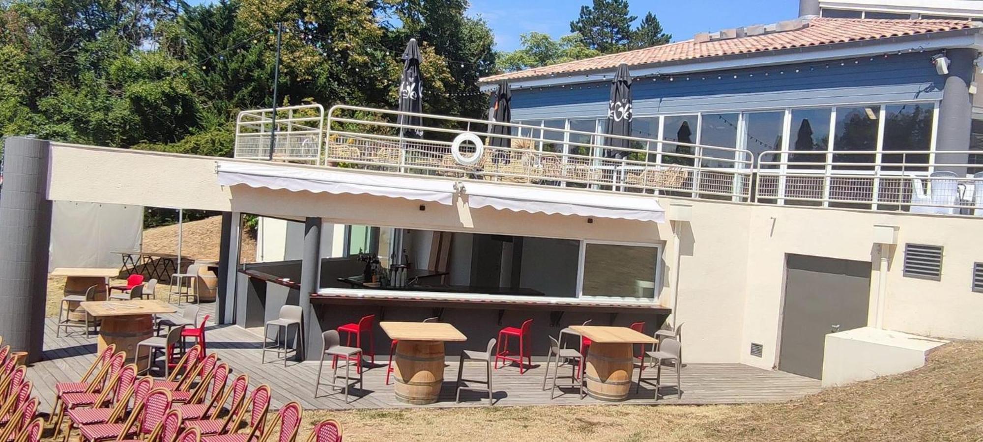 Hotel Restaurant La Dame Du Lac Monflanquin Esterno foto